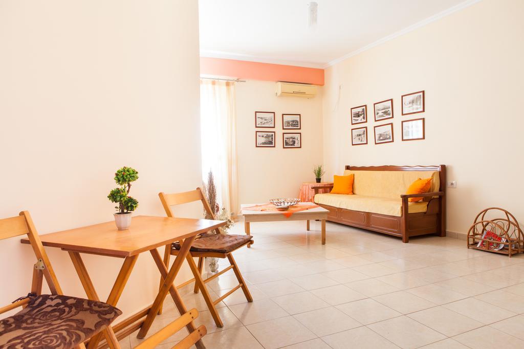 Work-Friendly Central Apartments, Саранда Экстерьер фото